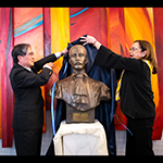 Unveiling of the bust of José Gustavo Guerrero by Ms Hill Tinoco and President Iwasawa