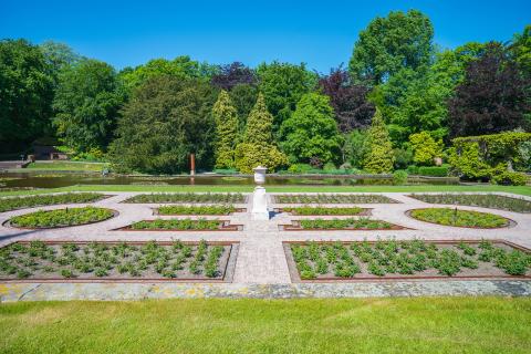 View of the peace palace gardens